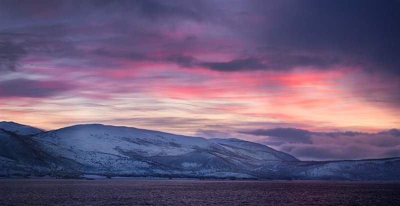 Sunrise above the Arctic Circle1.jpg
